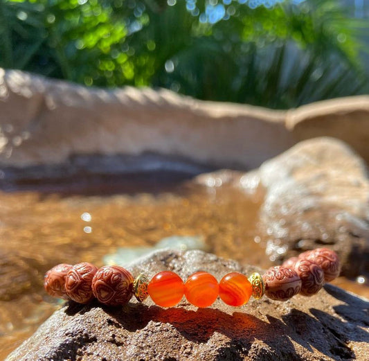 red agate & resin bead bracelet